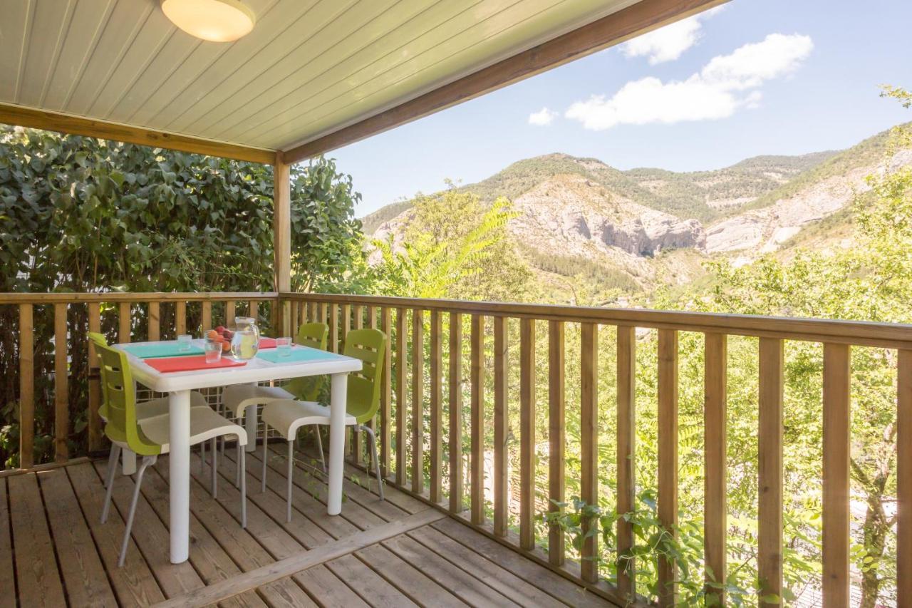 Hotel Camping les Princes d'Orange à Orpierre Extérieur photo