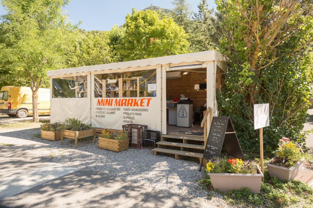 Hotel Camping les Princes d'Orange à Orpierre Extérieur photo