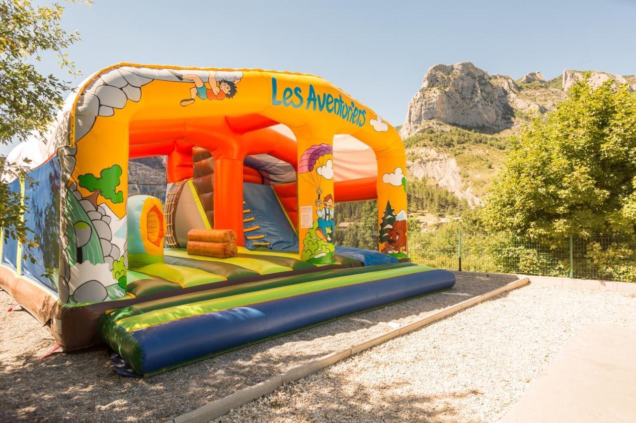 Hotel Camping les Princes d'Orange à Orpierre Extérieur photo