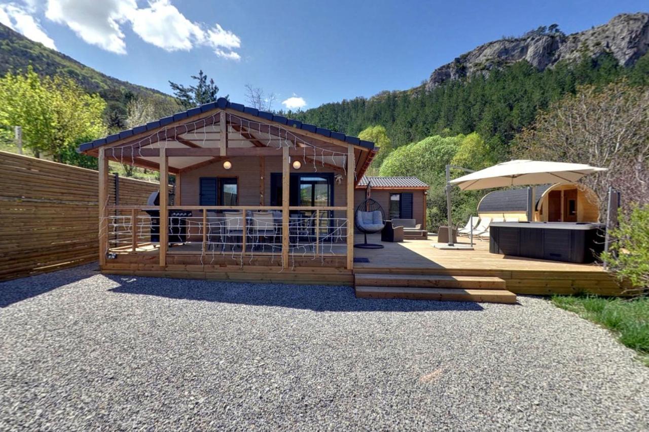 Hotel Camping les Princes d'Orange à Orpierre Extérieur photo