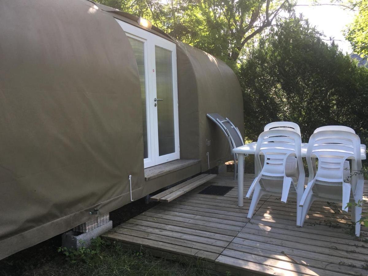 Hotel Camping les Princes d'Orange à Orpierre Extérieur photo
